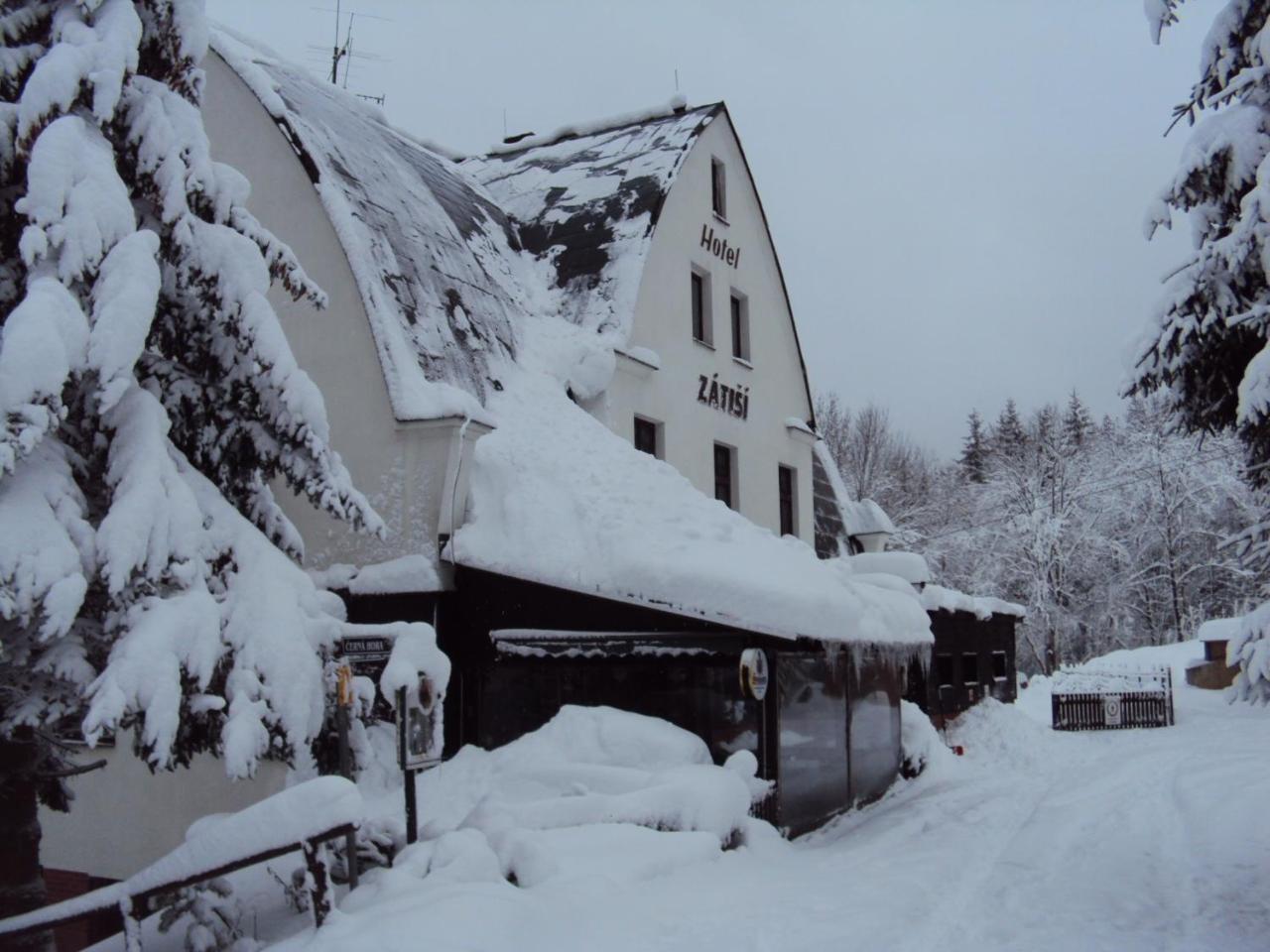 Hotel Zatisi ยันสแก ลาสเนีย ภายนอก รูปภาพ